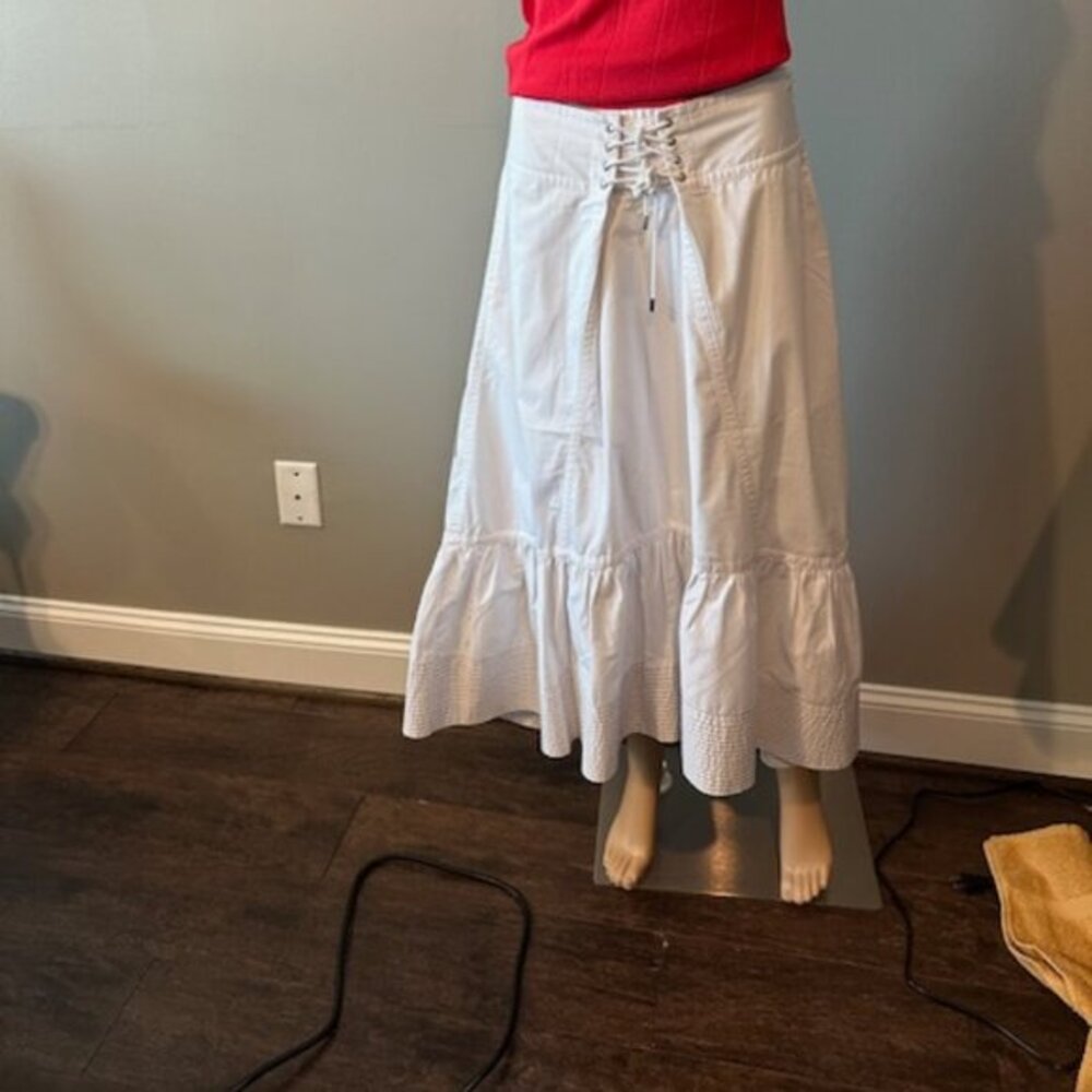 TAHARI WHITE HI-LO JEAN SKIRT